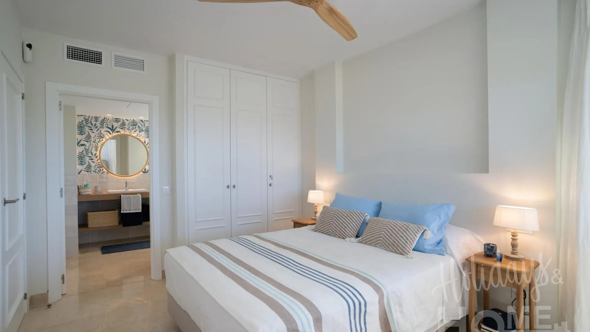 Beachfront Complex Neptuno III , Sea Views, Pool And Garden,Elviria Marbella 0*,  Espanha
