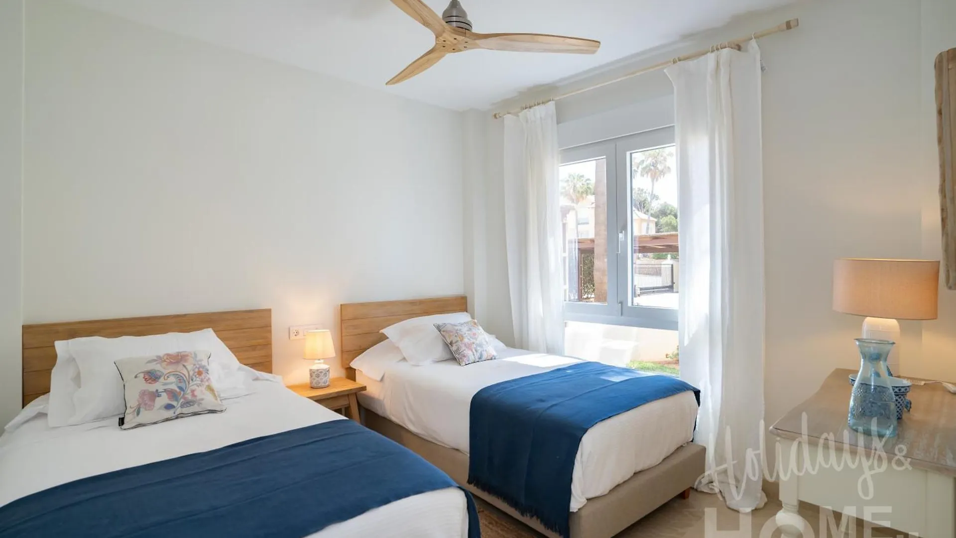 Apartment Beachfront Complex Neptuno III , Sea Views, Pool And Garden,Elviria Marbella