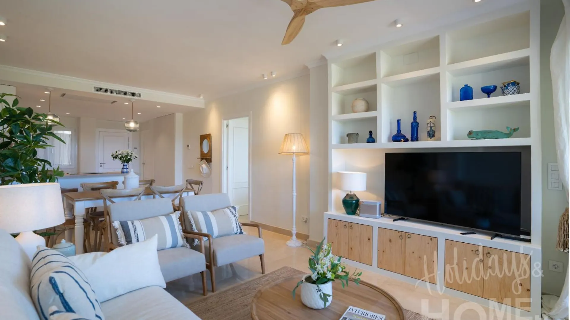 Beachfront Complex Neptuno III , Sea Views, Pool And Garden,Elviria Marbella Apartment