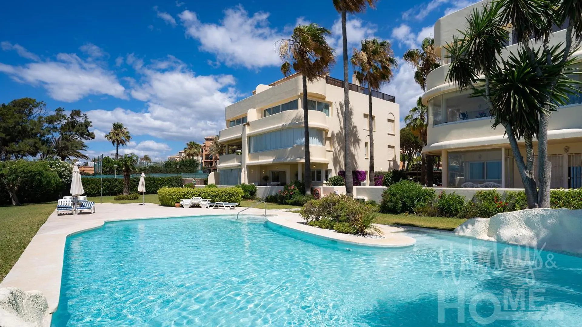 Beachfront Complex Neptuno III , Sea Views, Pool And Garden,Elviria Marbella