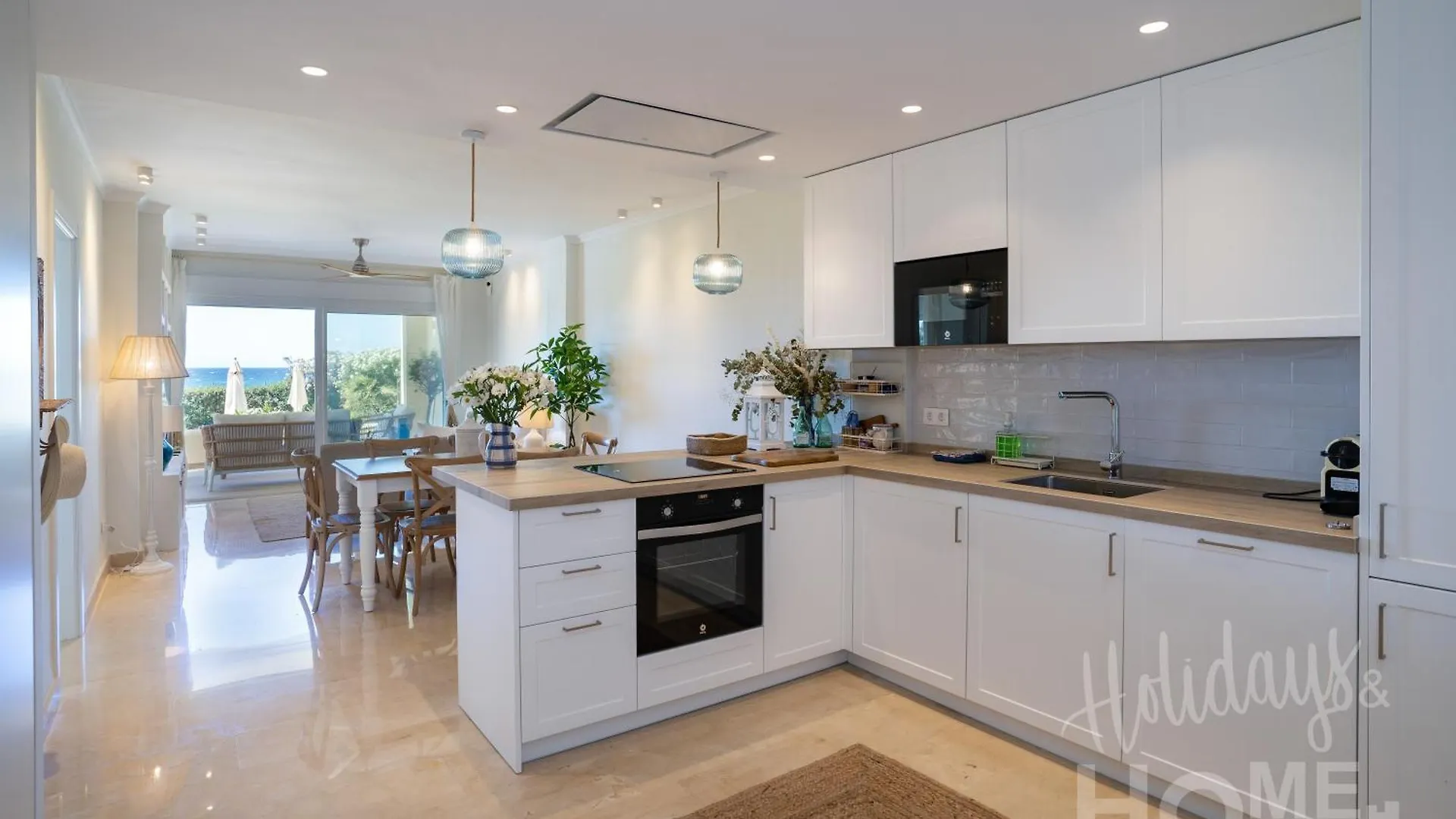 Beachfront Complex Neptuno III , Sea Views, Pool And Garden,Elviria Marbella 0*,
