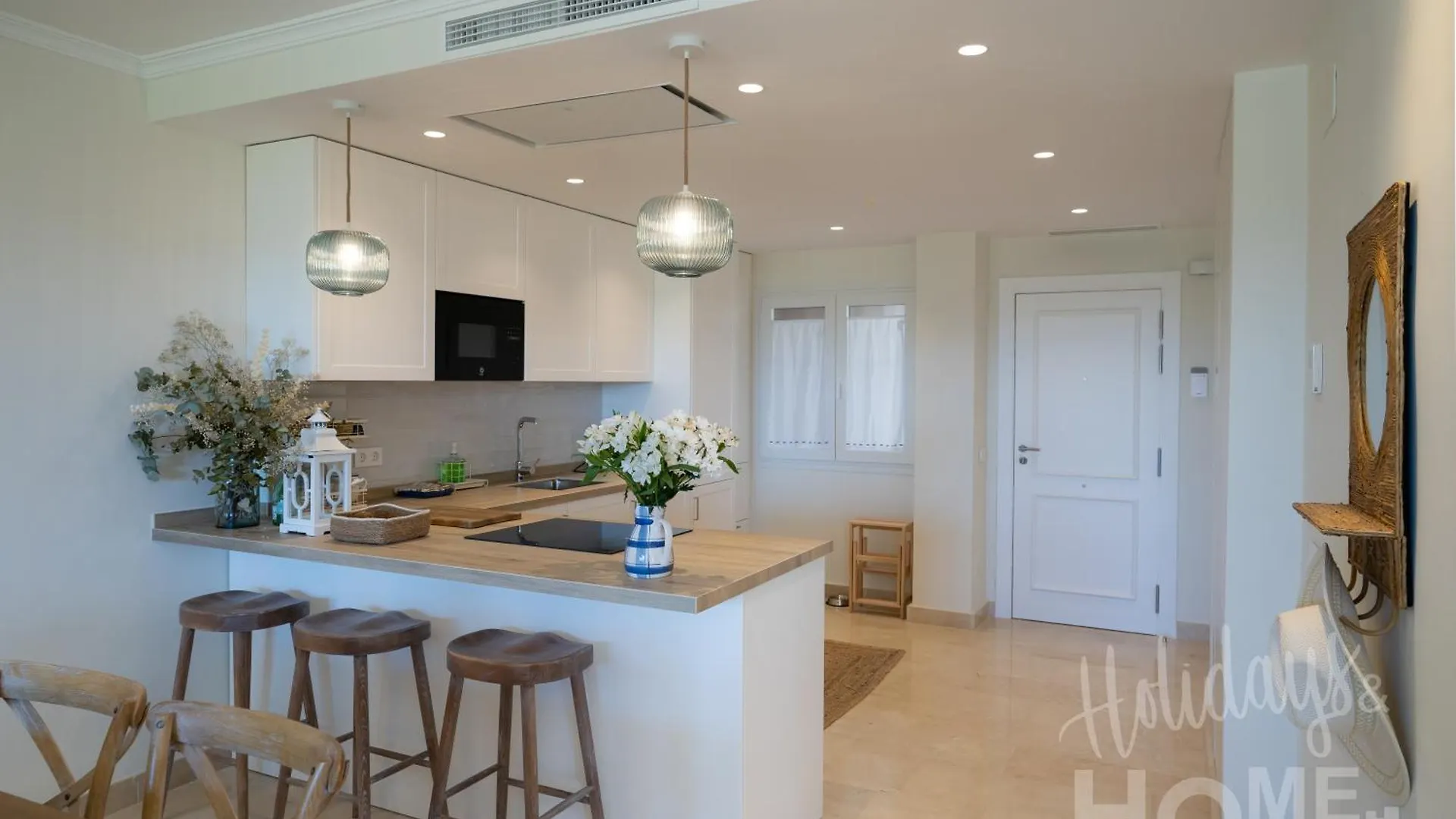 Beachfront Complex Neptuno III , Sea Views, Pool And Garden,Elviria Marbella Apartment
