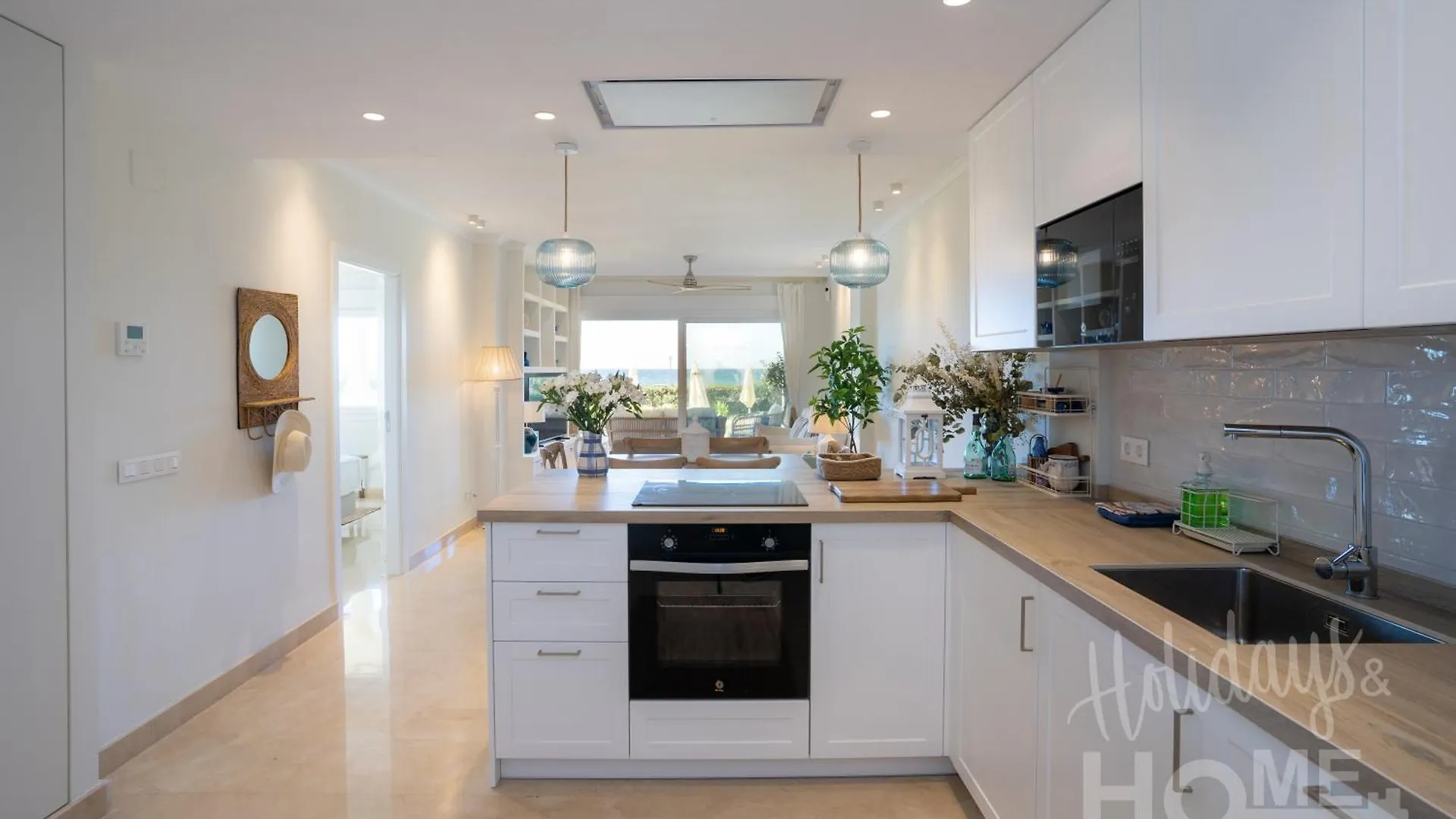 Beachfront Complex Neptuno III , Sea Views, Pool And Garden,Elviria Marbella Apartment