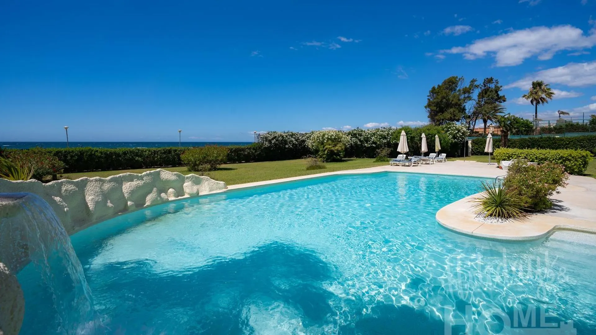 Beachfront Complex Neptuno III , Sea Views, Pool And Garden,Elviria Marbella