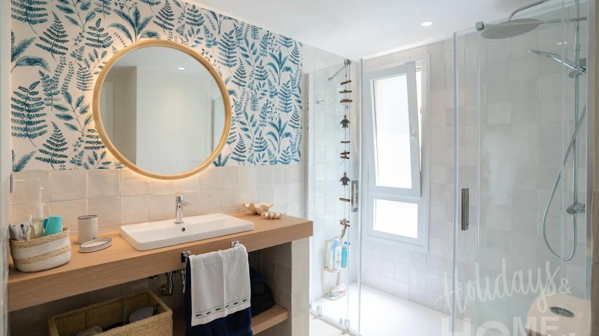 Apartment Beachfront Complex Neptuno III , Sea Views, Pool And Garden,Elviria Marbella
