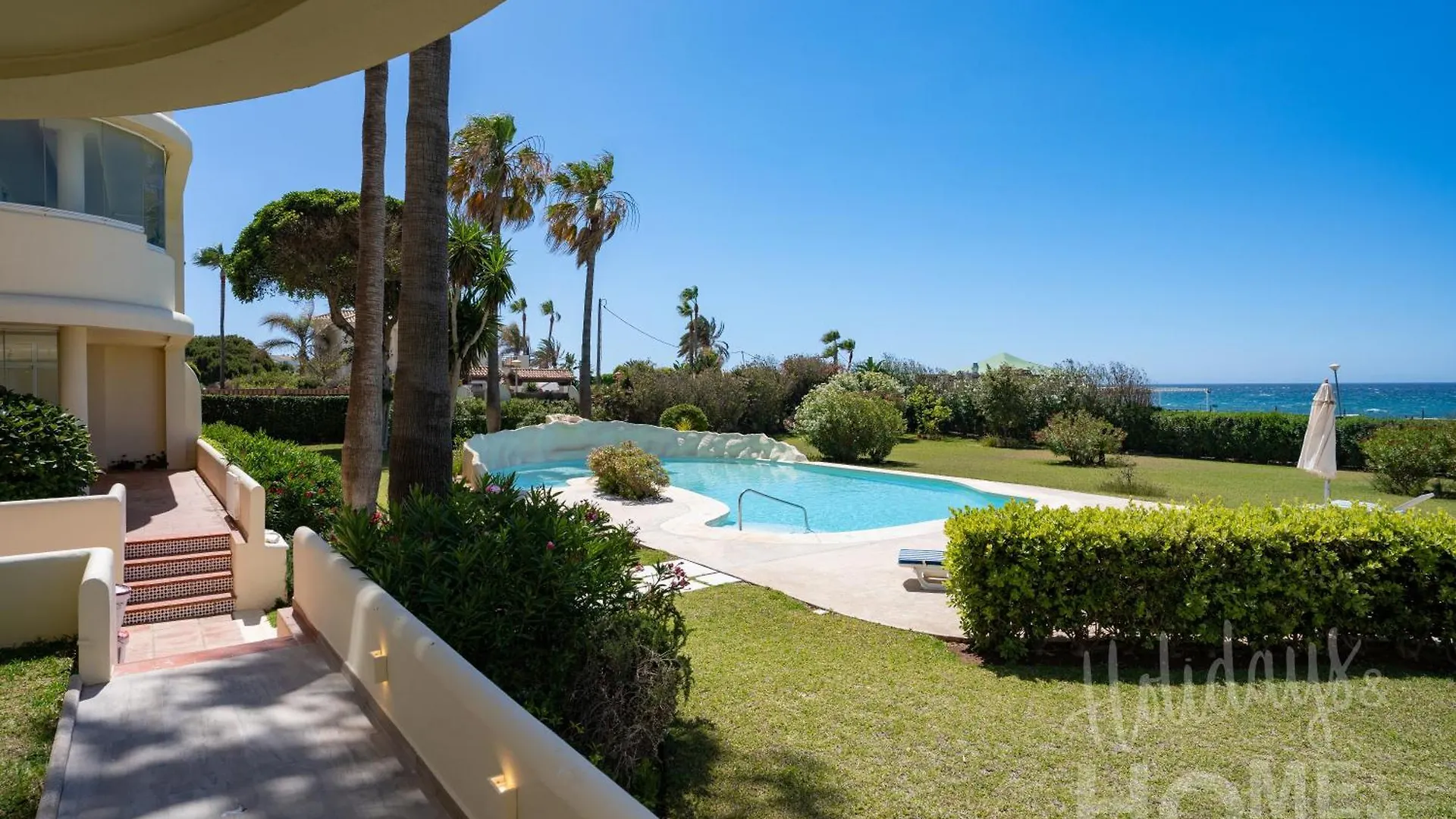 Beachfront Complex Neptuno III , Sea Views, Pool And Garden,Elviria Marbella 0*,