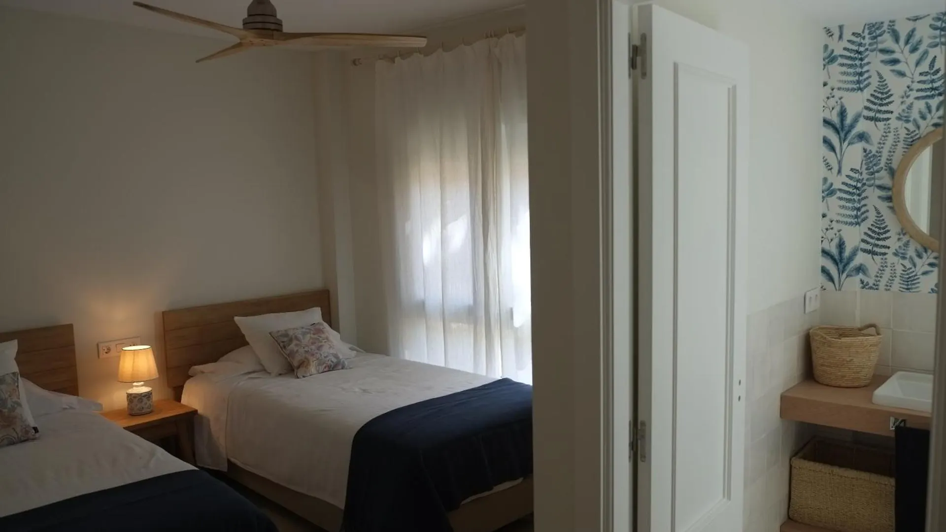 Beachfront Complex Neptuno III , Sea Views, Pool And Garden,Elviria Marbella Apartment